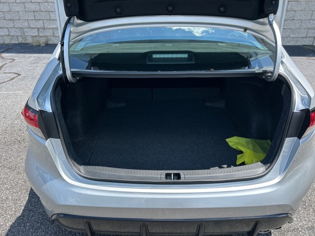 Vehicle image 10 of 37