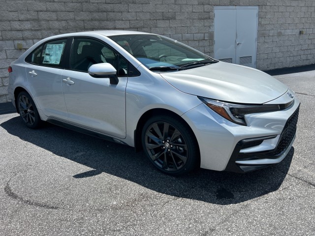 Vehicle image 4 of 37