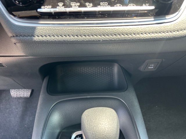 Vehicle image 31 of 37