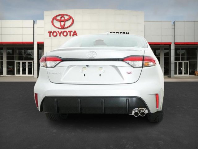 Vehicle image 22 of 40