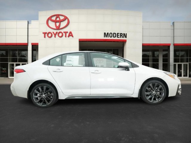 Vehicle image 15 of 40