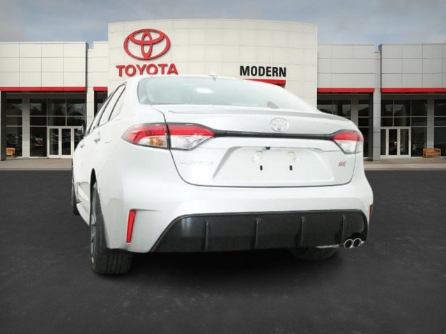 Vehicle image 24 of 40