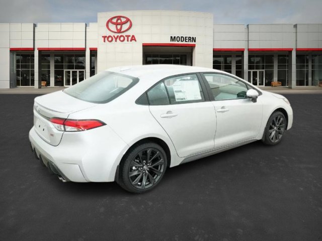 Vehicle image 21 of 40
