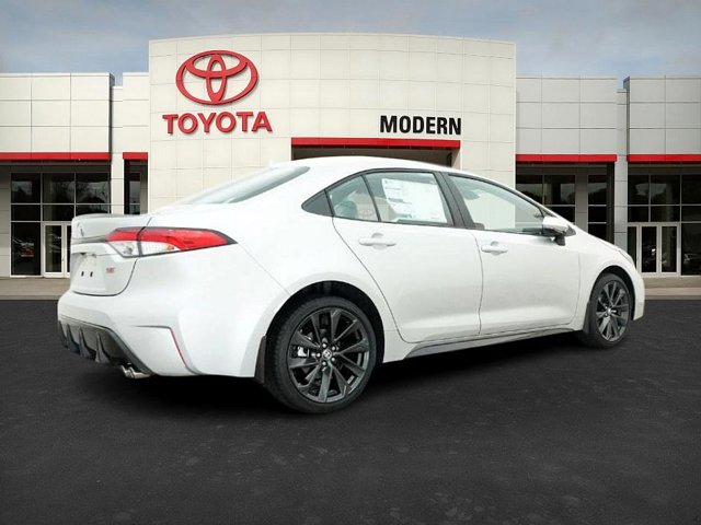 Vehicle image 20 of 40