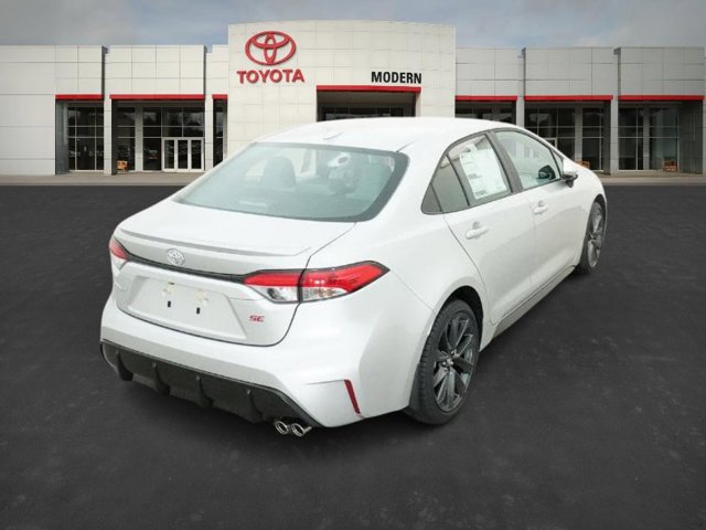 Vehicle image 19 of 40