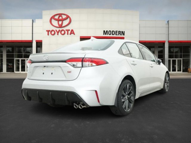 Vehicle image 17 of 40