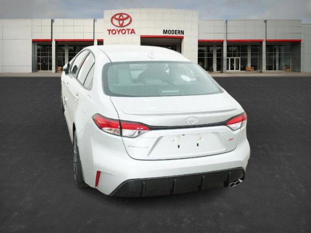 Vehicle image 28 of 40