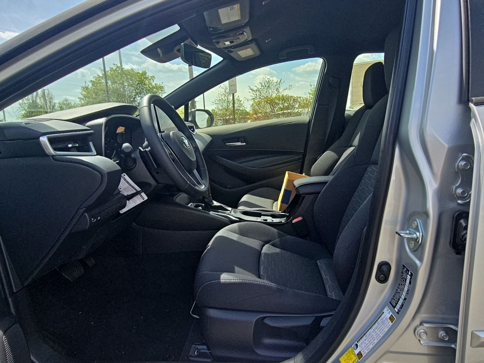 Vehicle image 22 of 40