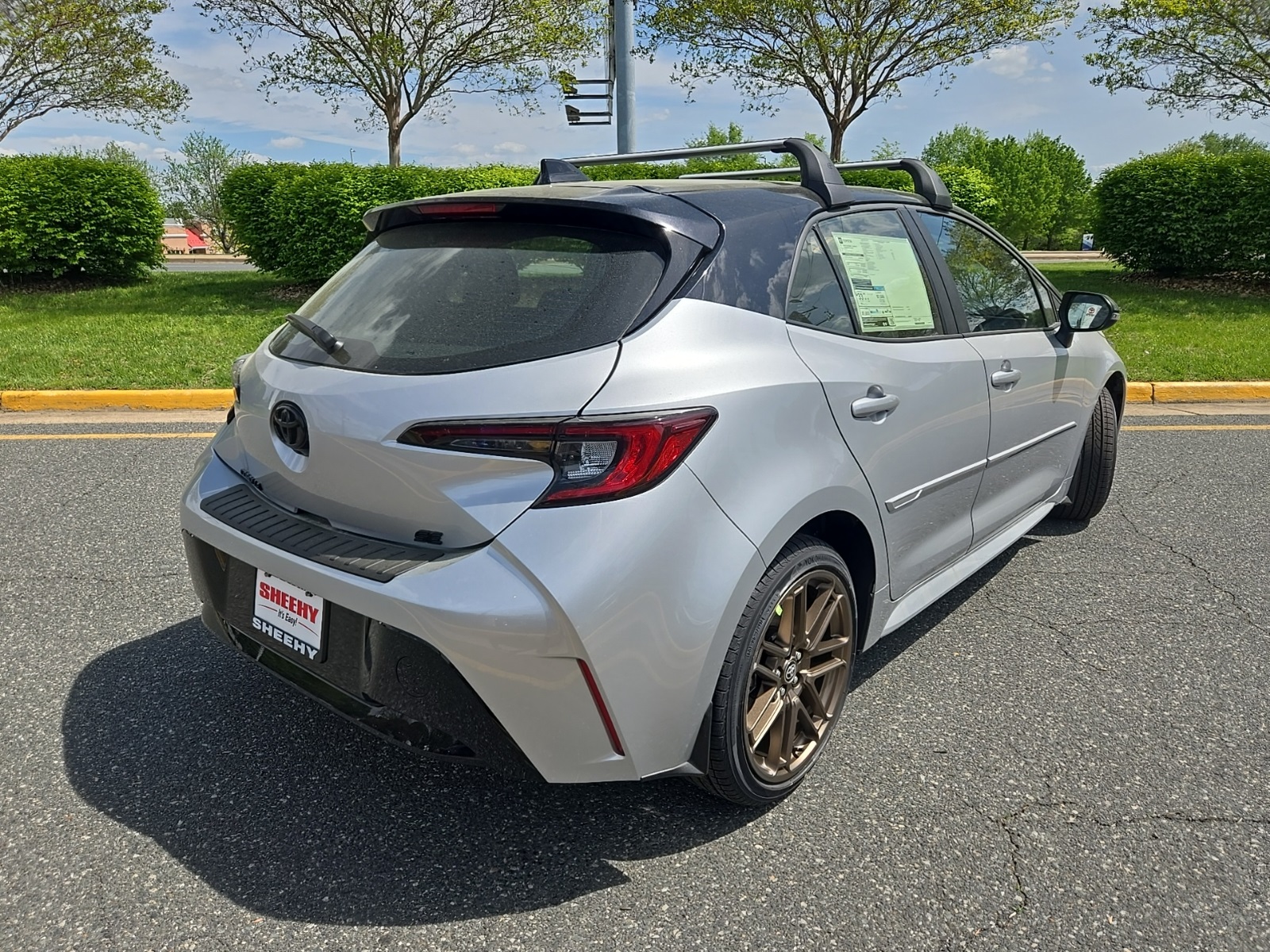 Vehicle image 3 of 40