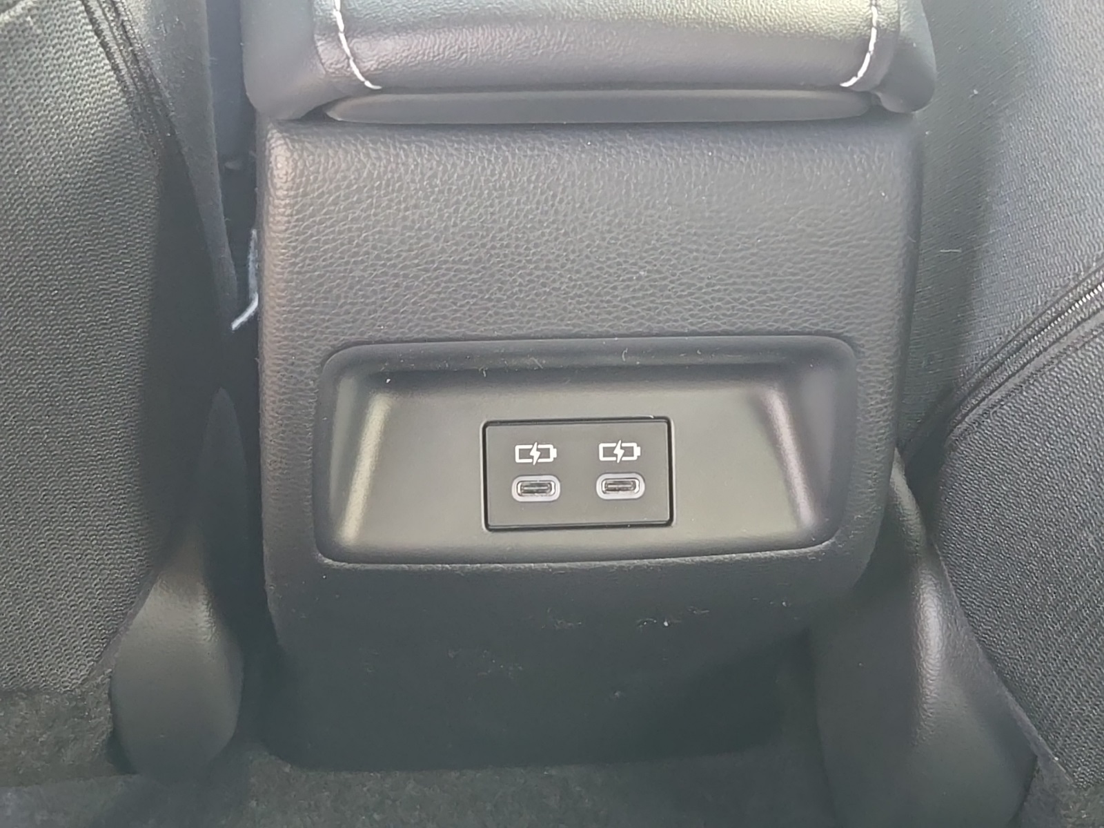Vehicle image 21 of 40
