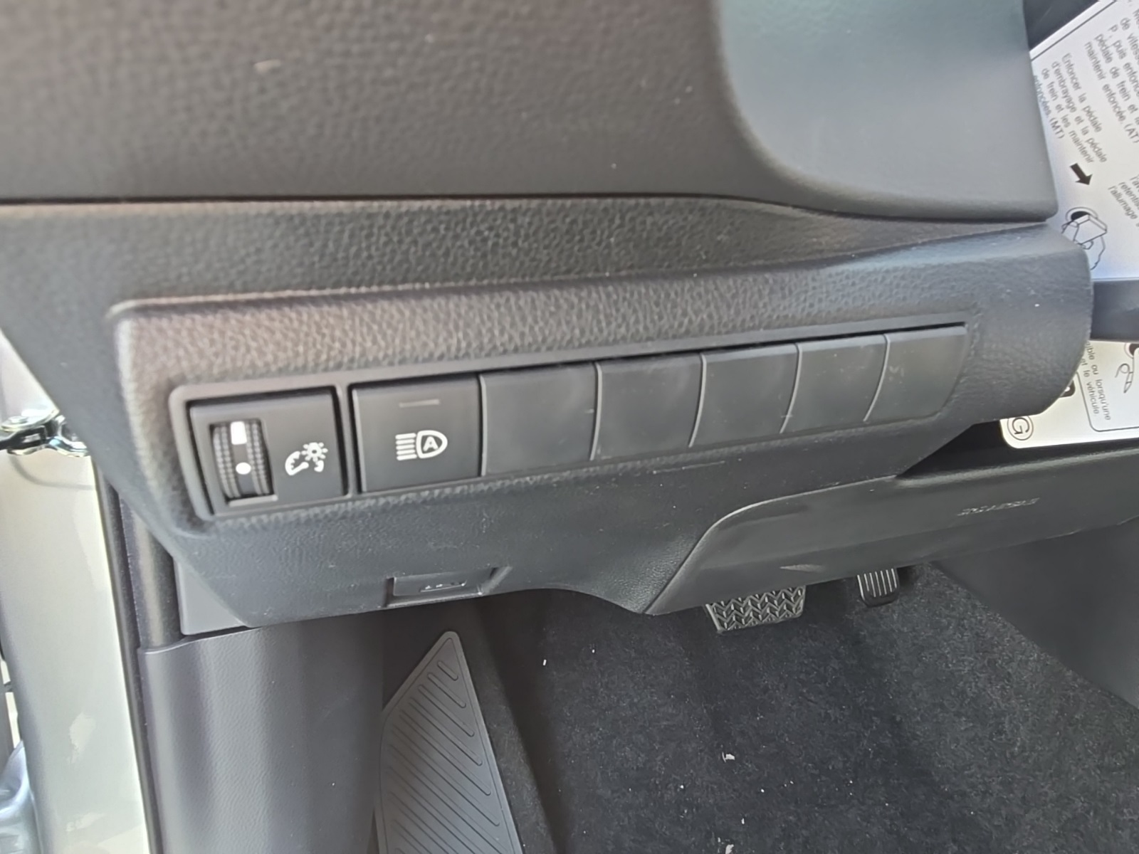 Vehicle image 23 of 40
