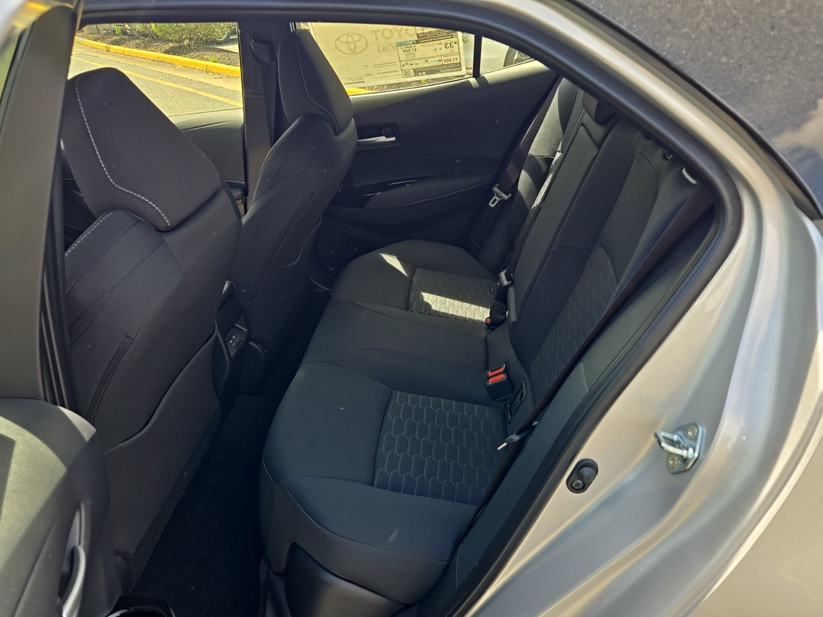 Vehicle image 16 of 40