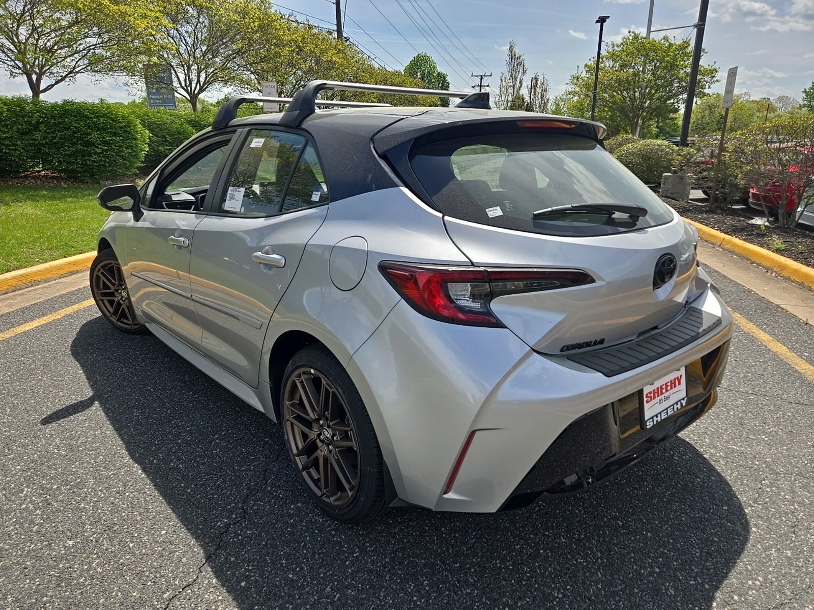 Vehicle image 8 of 40