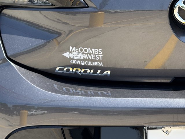 Vehicle image 11 of 22