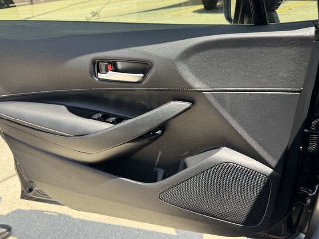 Vehicle image 21 of 22