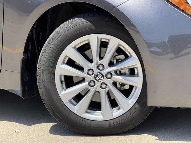 Vehicle image 9 of 22
