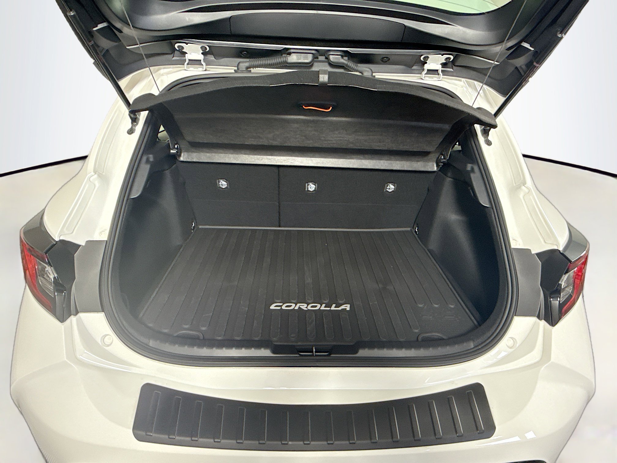 Vehicle image 22 of 28
