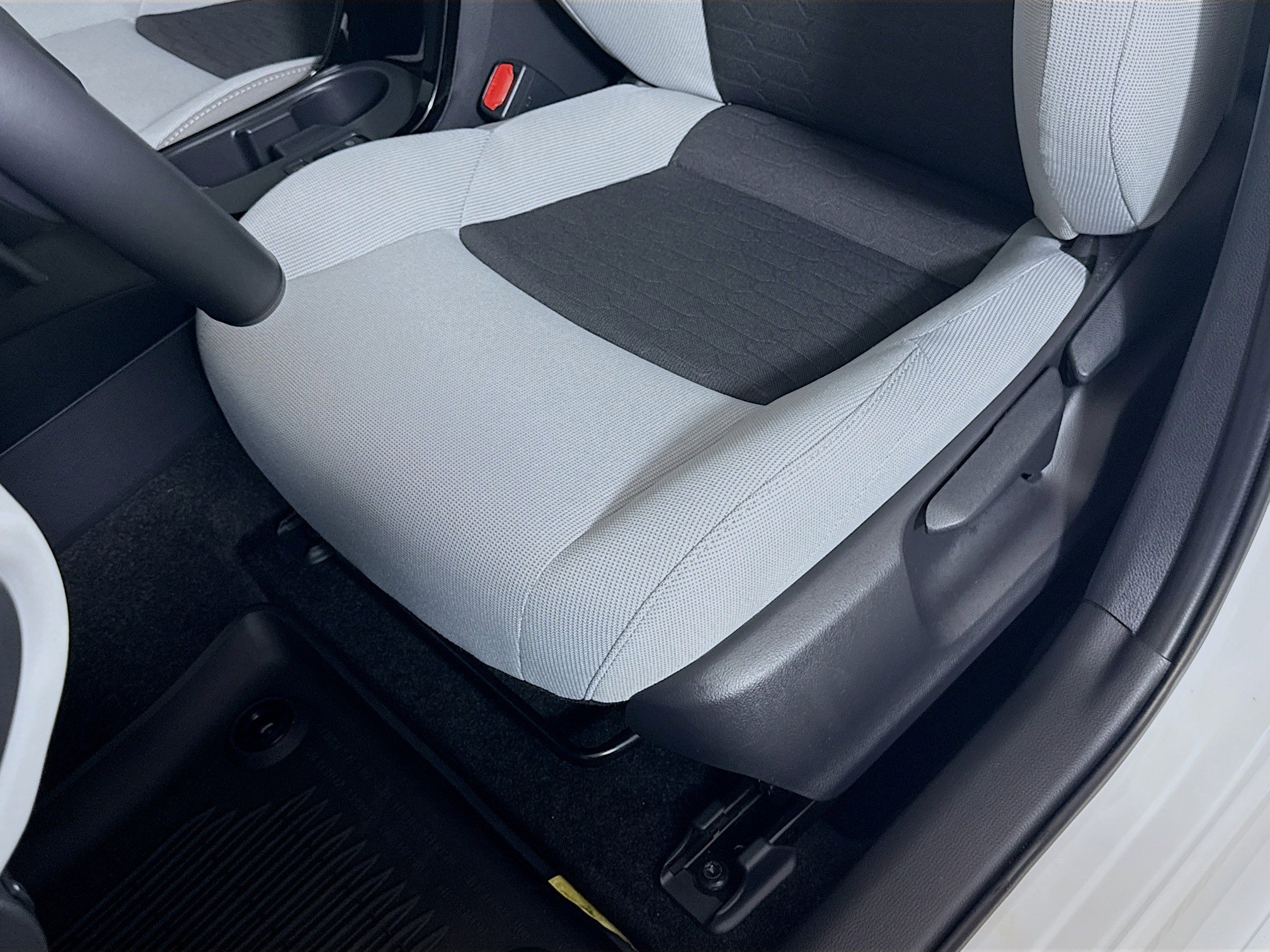 Vehicle image 19 of 28