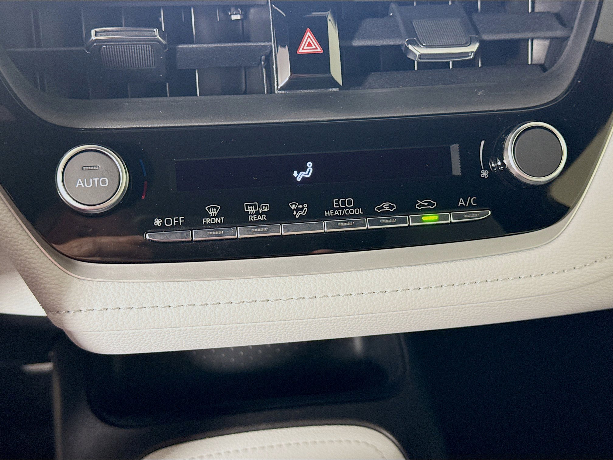 Vehicle image 16 of 28