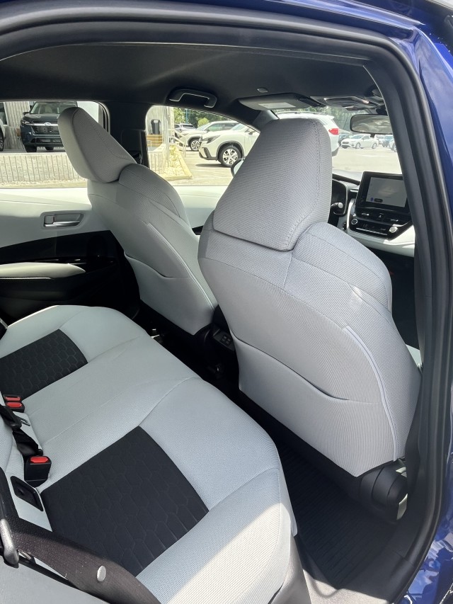Vehicle image 11 of 21
