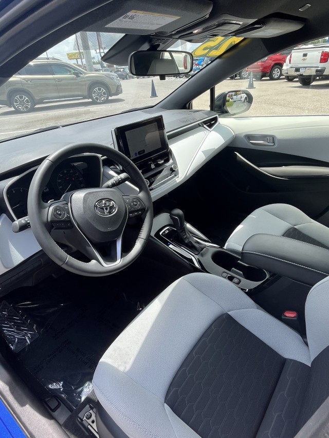 Vehicle image 15 of 21