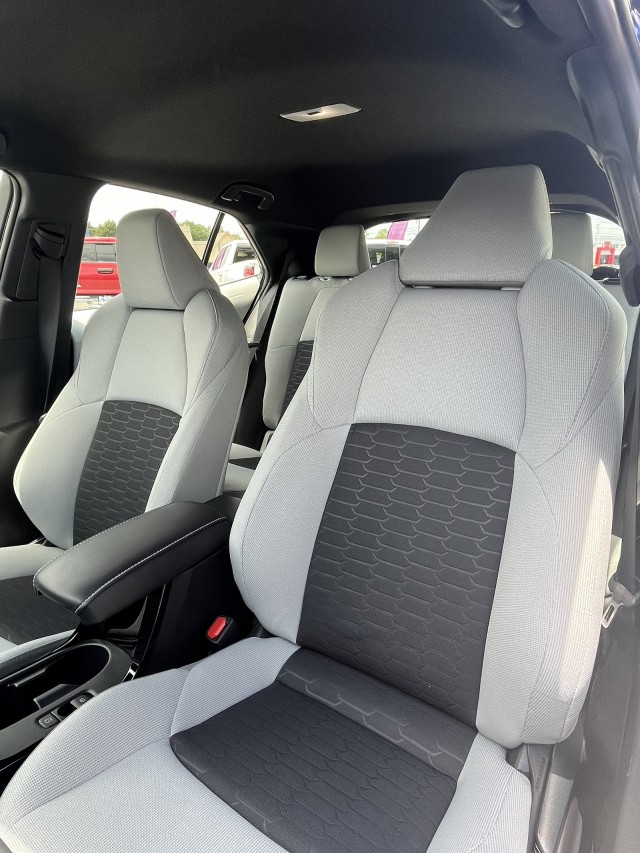 Vehicle image 16 of 21