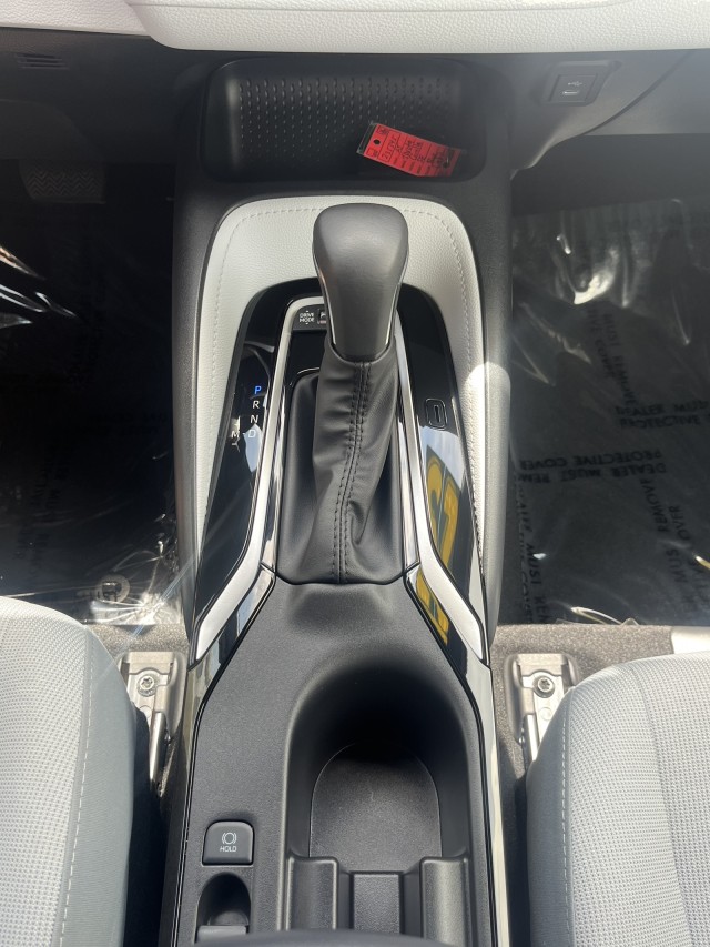 Vehicle image 19 of 21