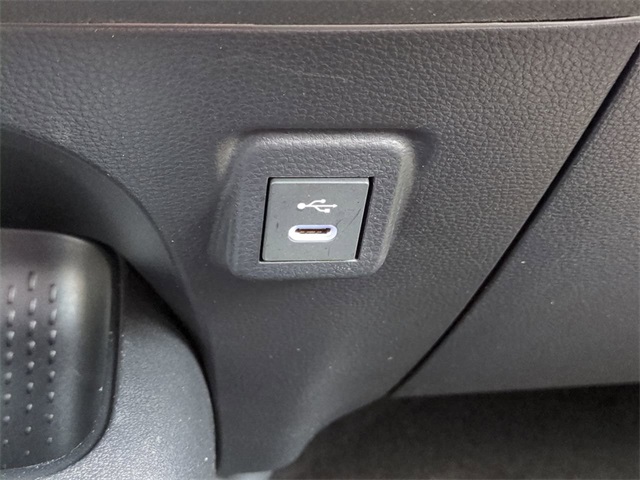 Vehicle image 20 of 26