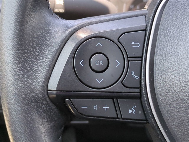 Vehicle image 22 of 26