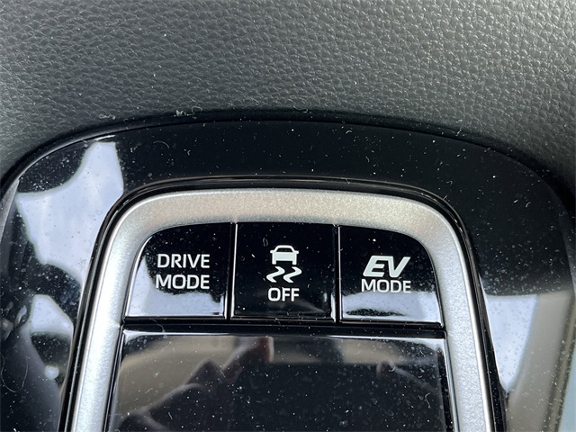 Vehicle image 11 of 27