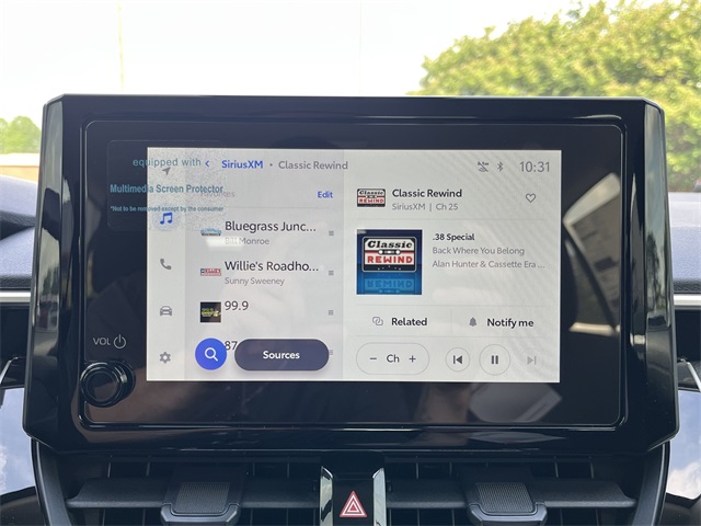 Vehicle image 8 of 27