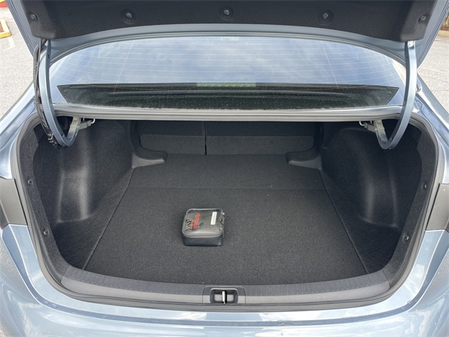 Vehicle image 24 of 27