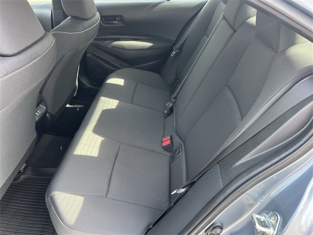 Vehicle image 21 of 27