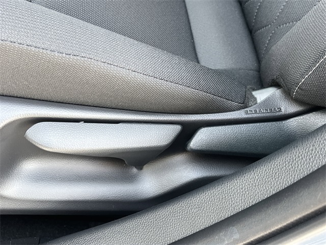 Vehicle image 20 of 27