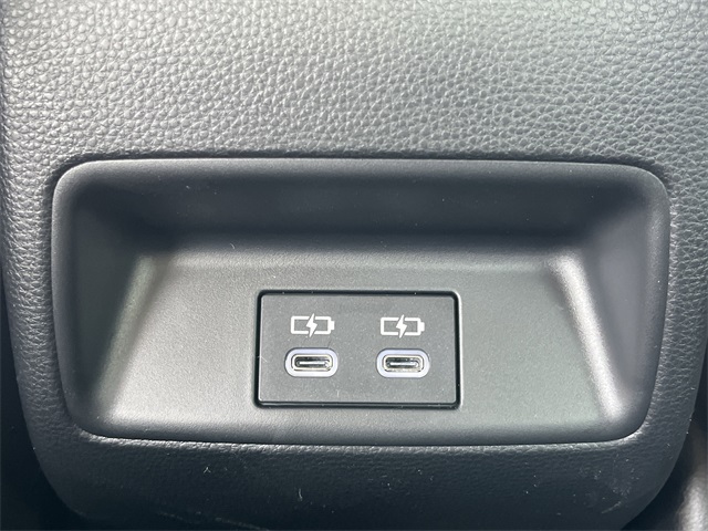 Vehicle image 22 of 27