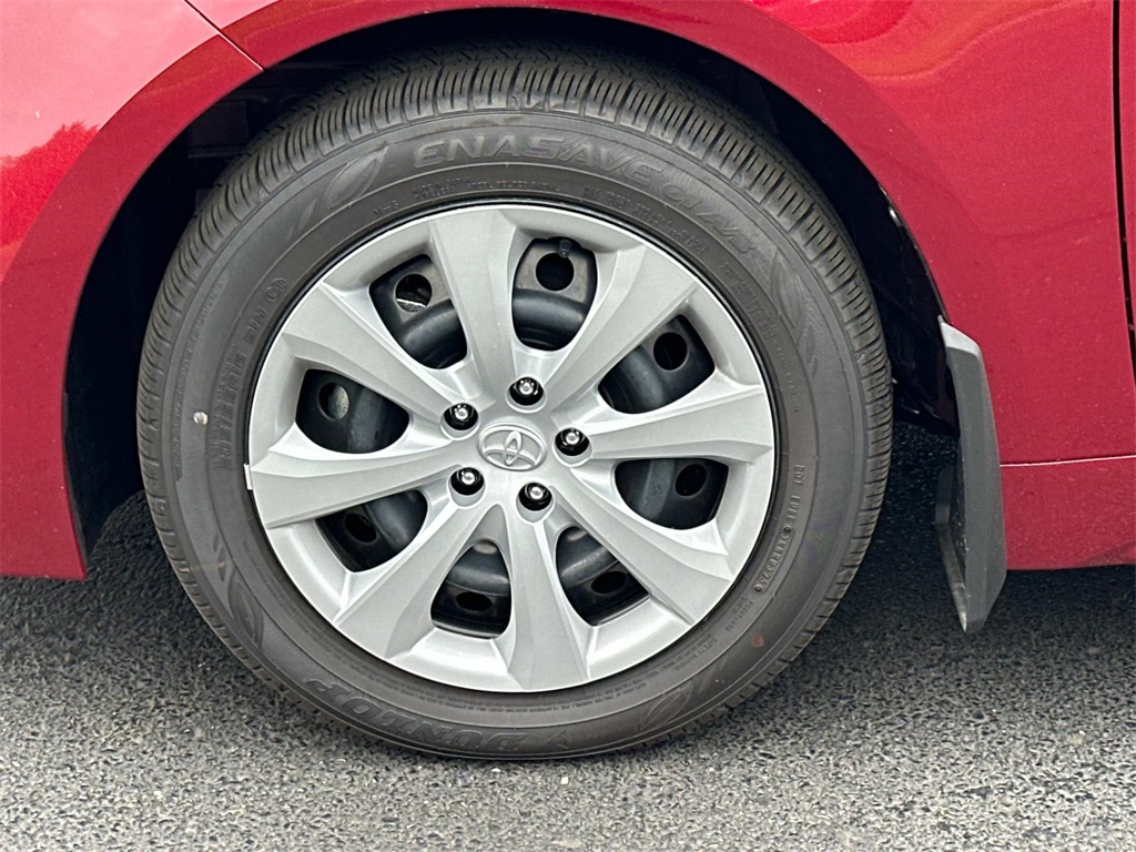 Vehicle image 8 of 38