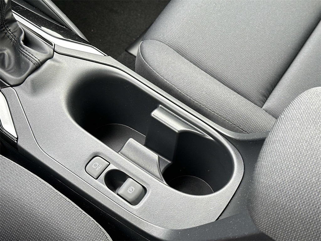 Vehicle image 31 of 38