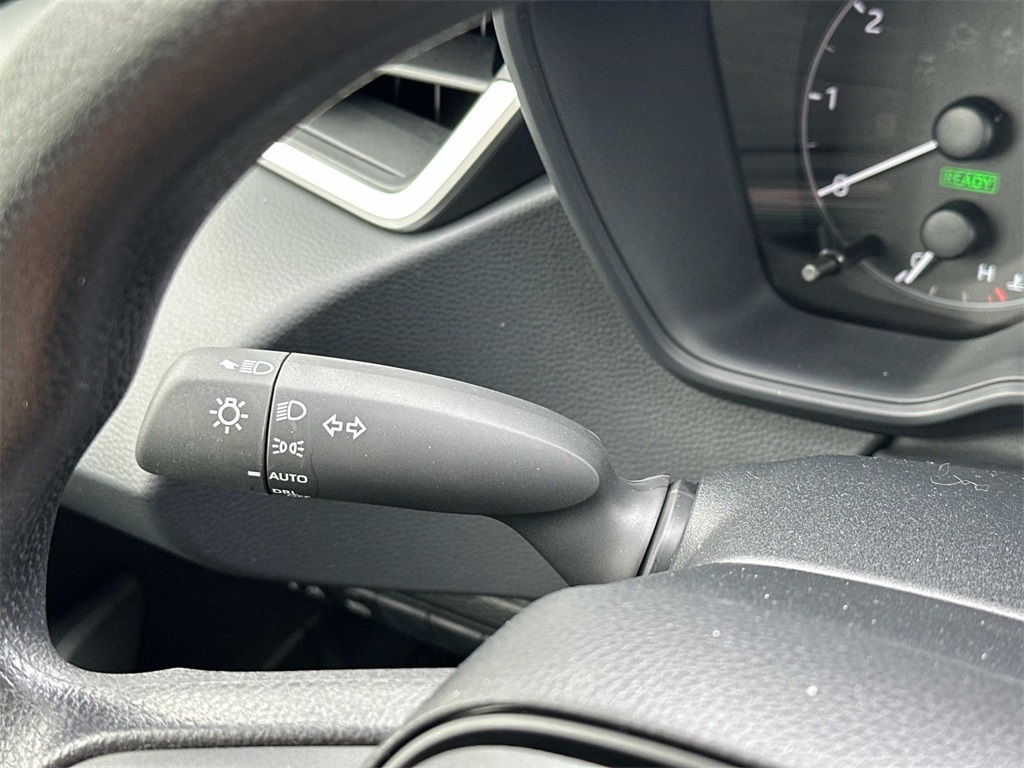 Vehicle image 23 of 38