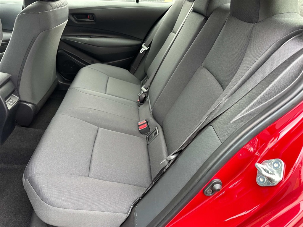 Vehicle image 11 of 38