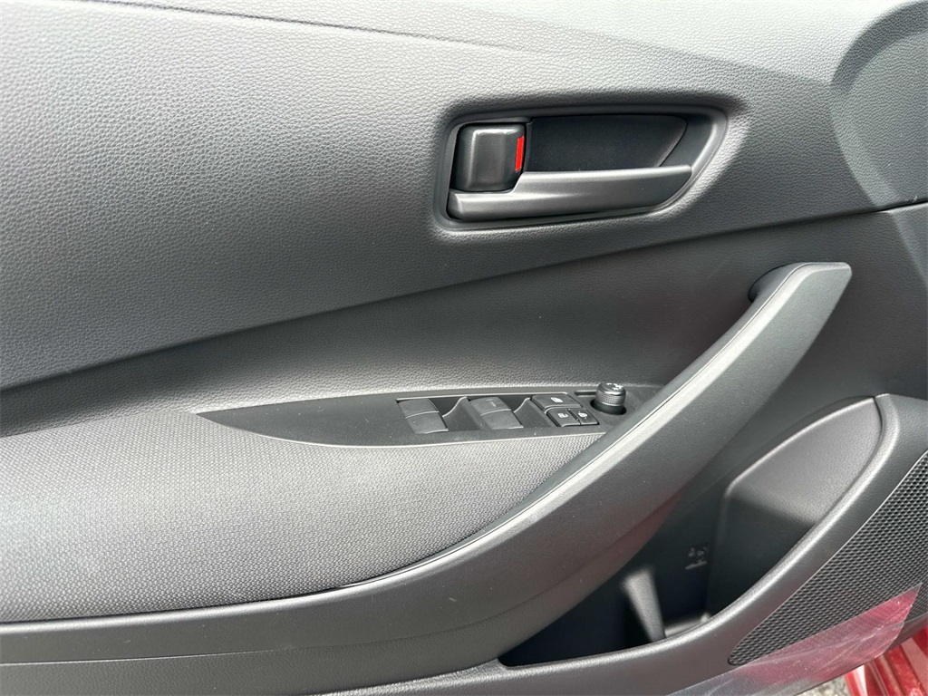 Vehicle image 14 of 38