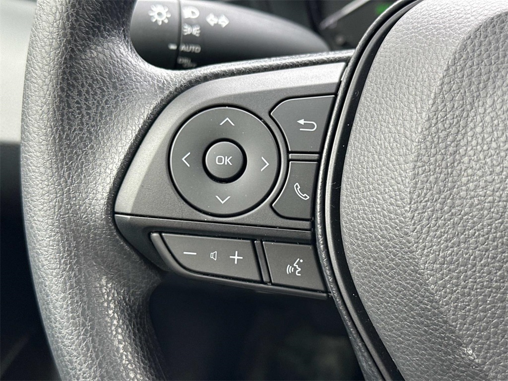 Vehicle image 20 of 38
