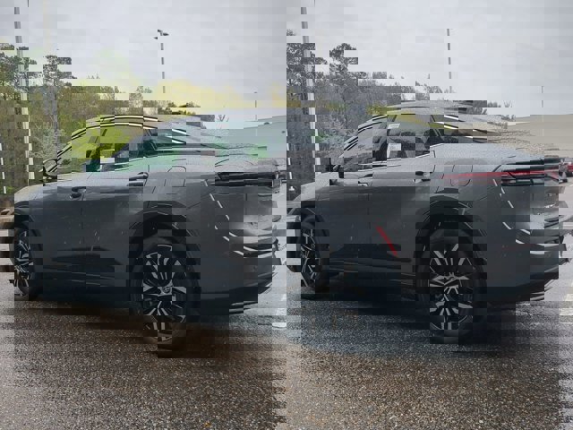 Vehicle image 7 of 26