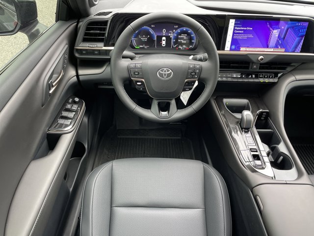 Vehicle image 17 of 28