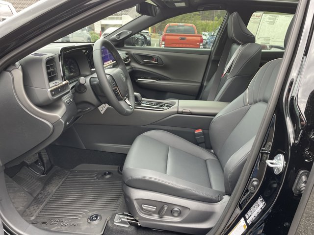 Vehicle image 10 of 28
