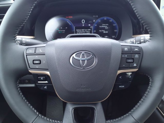 Vehicle image 17 of 23