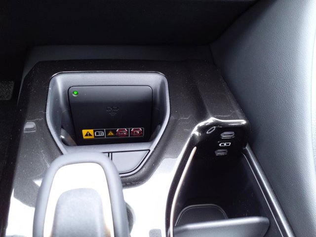 Vehicle image 22 of 23