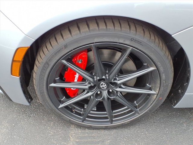 2025 Toyota GR86 Premium Image 6 of 21