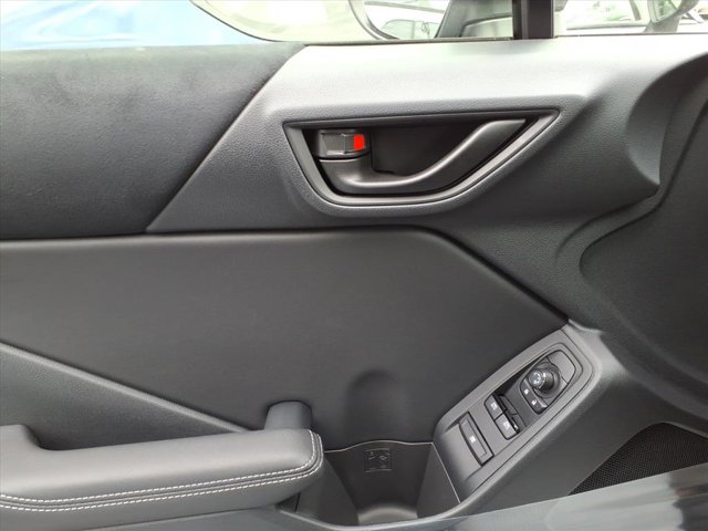 2025 Toyota GR86 Premium Image 17 of 21