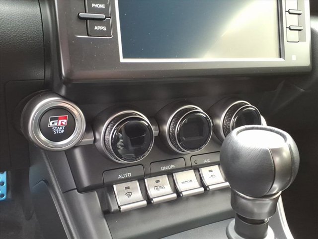 2025 Toyota GR86 Premium Image 15 of 21