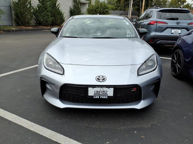 2025 Toyota GR86 Premium Image 2 of 21